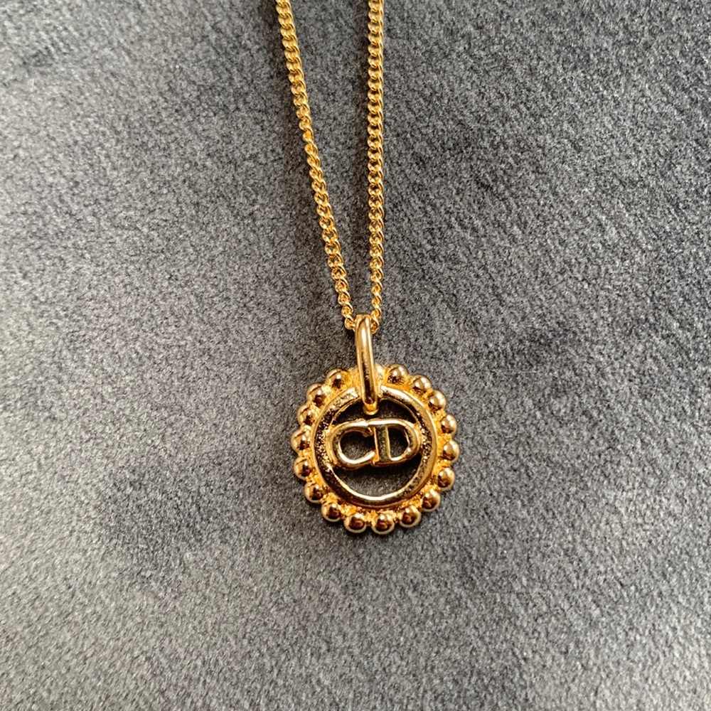 Dior pendant
